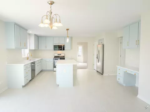 Kitchen - 13623 Eagles Perch Ct, Plainfield, IL 60544 photo 2 of 6
