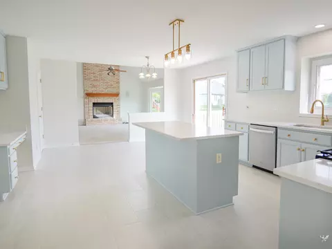 Kitchen - 13623 Eagles Perch Ct, Plainfield, IL 60544 photo 5 of 6