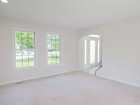 Living - 13623 Eagles Perch Ct, Plainfield, IL 60544 photo 7 of 10