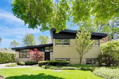 2717 Lincoln Ln, Wilmette, IL 60091