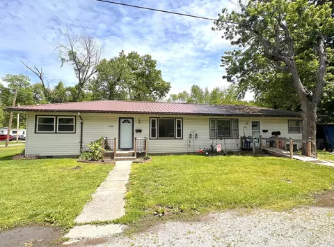 1020 S 22nd St, Murphysboro, IL 62966