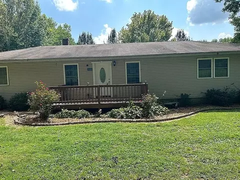 6180 Reevesville Rd, Grantsburg, IL 62943