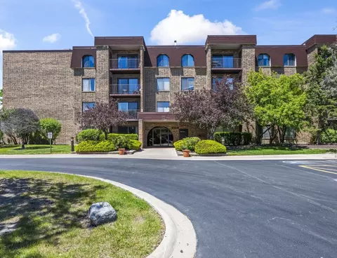 2100 Valencia Dr #308B, Northbrook, IL 60062