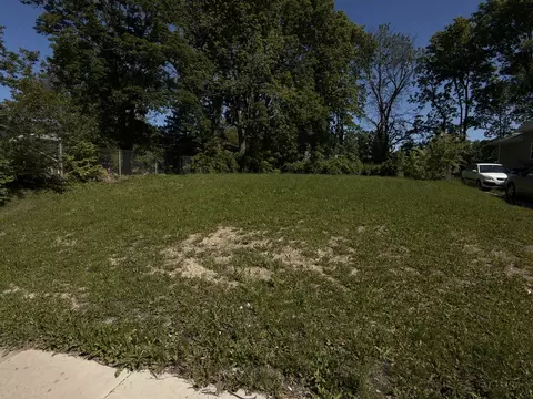 911 W Front St, Bloomington, IL 61701