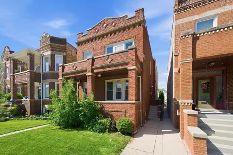 4916 W Hutchinson St, Chicago, IL 60641