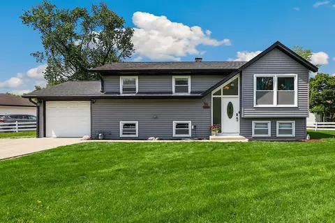 601 Ogden Rd, New Lenox, IL 60451