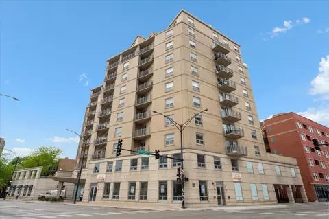 4350 N Broadway St #307, Chicago, IL 60613