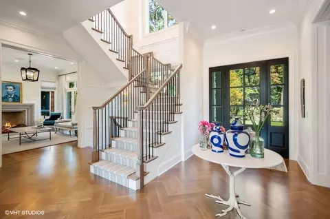 Entry Way - 488 Park Ave, Glencoe, IL 60022 photo 1 of 2