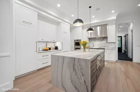 Kitchen - 488 Park Ave, Glencoe, IL 60022 photo 1 of 3
