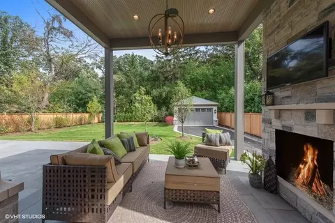 Exterior - 488 Park Ave, Glencoe, IL 60022 photo 2 of 2