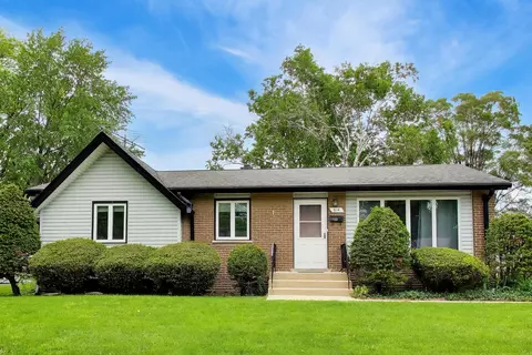 914 Coach Rd, Homewood, IL 60430