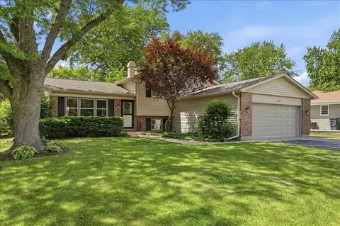 1707 Cherrywood Ln, Lindenhurst, IL 60046
