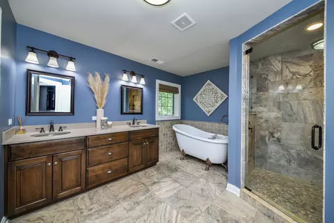 Bath - 835 S Wright St, Naperville, IL 60540 photo 2 of 7