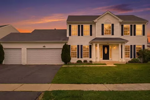 5313 Briarfield Ln, Lake In The Hills, IL 60156