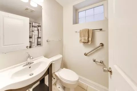 Bath - 1620 N Artesian Ave, Chicago, IL 60647 photo 5 of 5