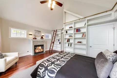 Bedroom - 1620 N Artesian Ave, Chicago, IL 60647 photo 5 of 8