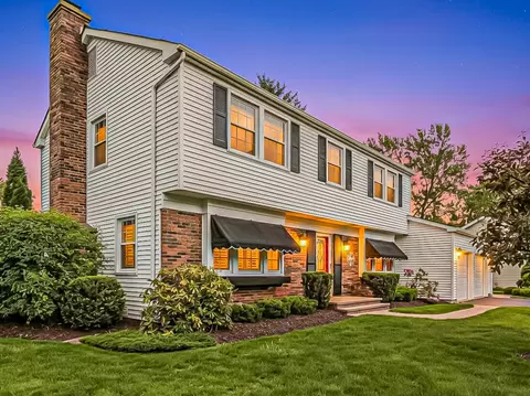 5 Knight Hill Ln, Buffalo Grove, IL 60089