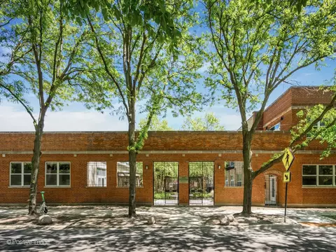5823 N Ravenswood Ave #106, Chicago, IL 60660