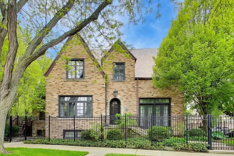 3045 W Ardmore Ave, Chicago, IL 60659