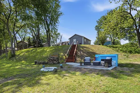 Exterior - 104 1st St E, Lyndon, IL 61261 photo 6 of 8