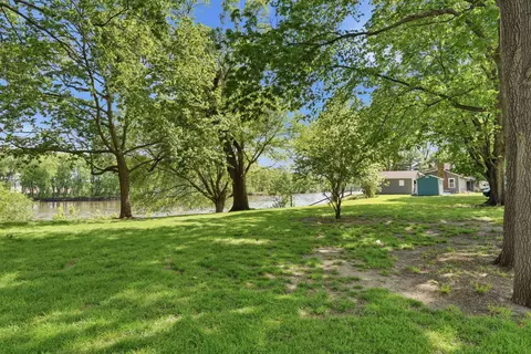 Exterior - 104 1st St E, Lyndon, IL 61261 photo 8 of 8