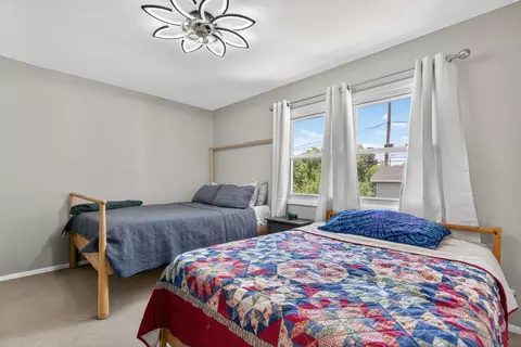 Bedroom - 1345 Devonshire Ln, Hoffman Estates, IL 60169 photo 2 of 2