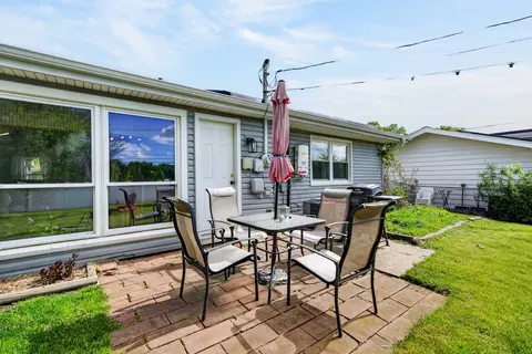 Exterior - 1345 Devonshire Ln, Hoffman Estates, IL 60169 photo 3 of 4
