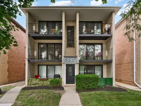 5470 W Higgins Ave #2W, Chicago, IL 60630