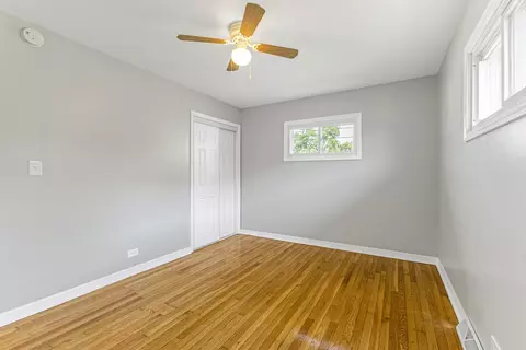 Bedroom - 16343 Dixie Hwy, Markham, IL 60428 photo 4 of 5