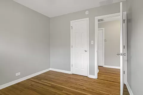 Bedroom - 16343 Dixie Hwy, Markham, IL 60428 photo 2 of 5