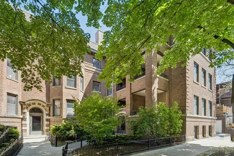 916 W Schubert Ave #3, Chicago, IL 60614