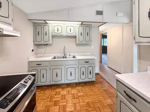 Kitchen - 814 Pinecrest Dr, Rantoul, IL 61866 photo 2 of 5