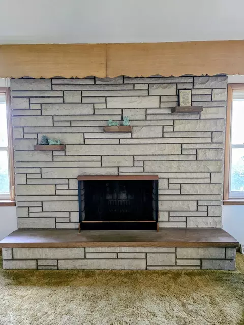 Living - 426 Maxwell St, Beecher, IL 60401 photo 2 of 7