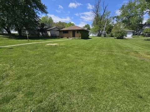 Exterior - 426 Maxwell St, Beecher, IL 60401 photo 4 of 5