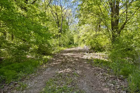 2098 Vail Ave, Muscatine, IA 52761