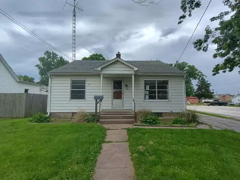 120 E Adams St, Rushville, IL 62681