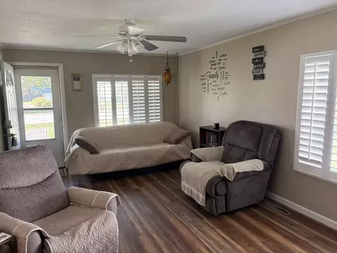 Living - 114 W Parrish St, Benton, IL 62812 photo 1 of 2