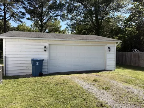 Other - 114 W Parrish St, Benton, IL 62812 photo 2 of 8