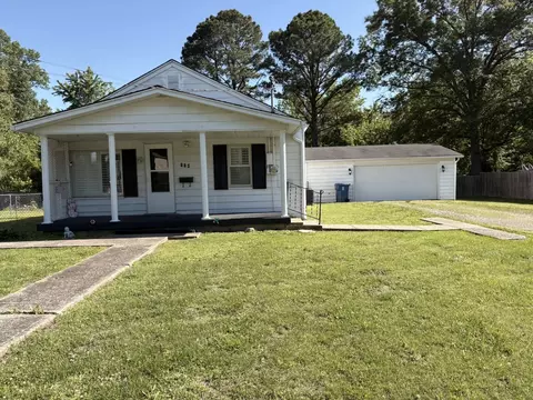114 W Parrish St, Benton, IL 62812
