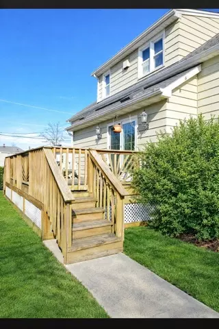 Exterior - 7710 W 66th St, Summit, IL 60501 photo 3 of 5