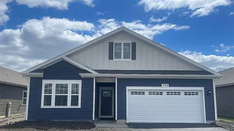 799 Mesa Ln, Pingree Grove, IL 60140