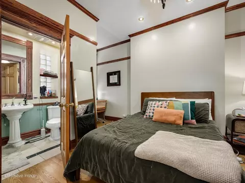 Bedroom - 33 E Division St, Chicago, IL 60610 photo 2 of 4