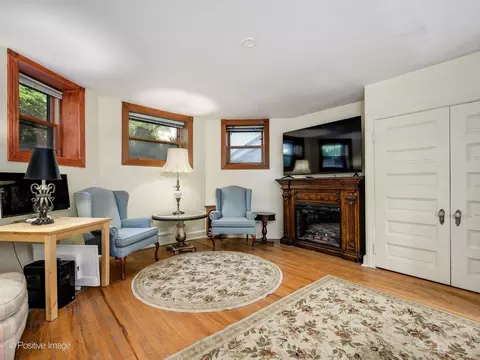 Living - 33 E Division St, Chicago, IL 60610 photo 7 of 9