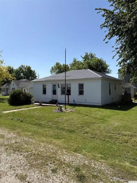 204 W Main Cross Cross, Timewell, IL 62375