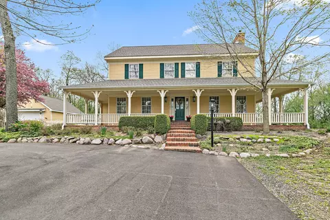 309 Three Oaks Rd, Cary, IL 60013