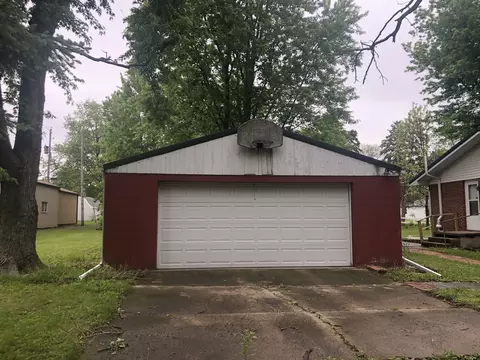 Exterior - 301 W Main St, Colfax, IL 61728 photo 2 of 2
