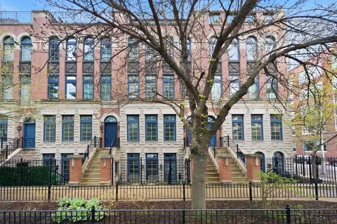 367 W Superior St #B, Chicago, IL 60654