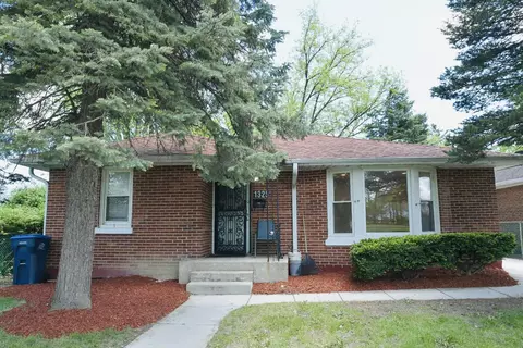 1325 Glenn Dr, North Chicago, IL 60064