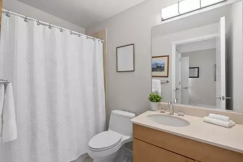 Bath - 250 E Pearson St #1007, Chicago, IL 60611 photo 3 of 3