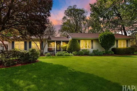 4403 Roberts Rd, Island Lake, IL 60042
